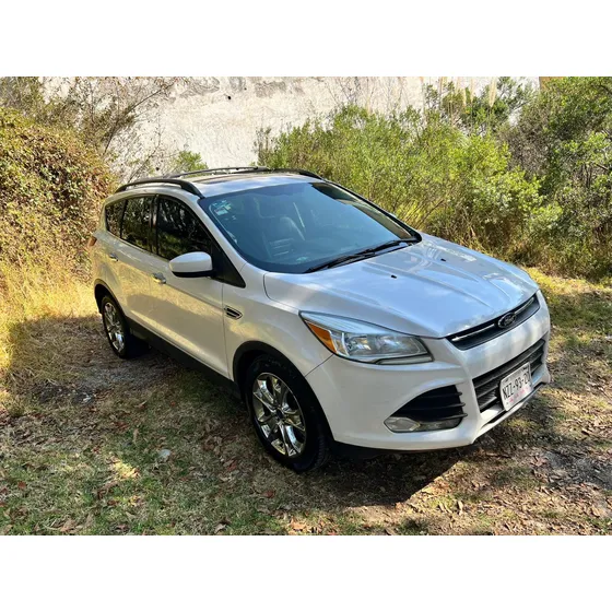 Ford Escape 2.5 Se Plus Mt
