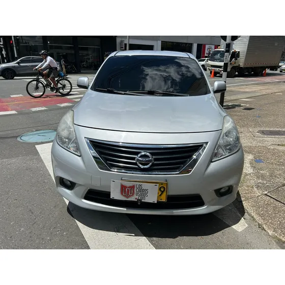 Nissan Versa 1.6 Sense