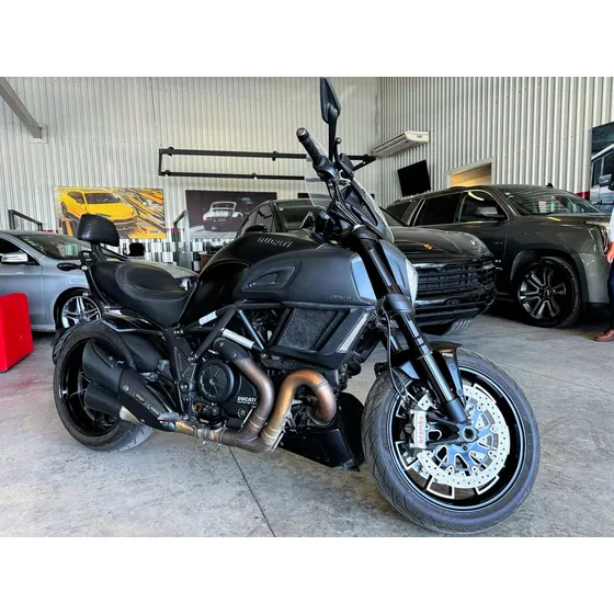 Ducati Diavel 2015
