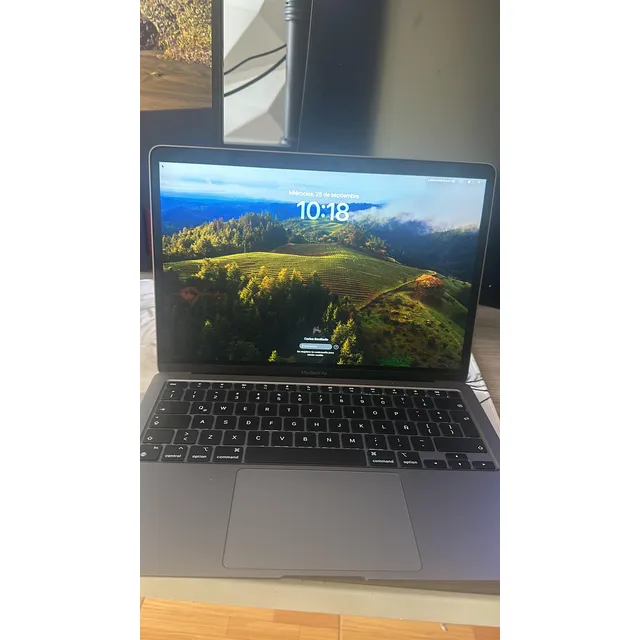 Macbook Air 13'' Procesador Apple M1 (8 Gb Ram, 256 Gb Ssd)