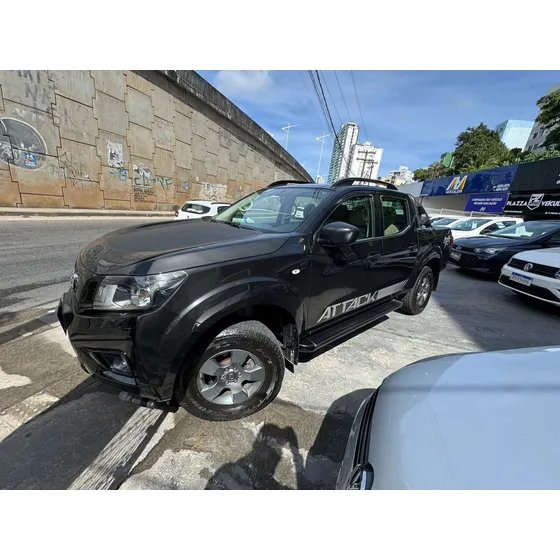 Nissan Frontier 2.3 Attack Cab. Dupla 4x4 Aut. 4p