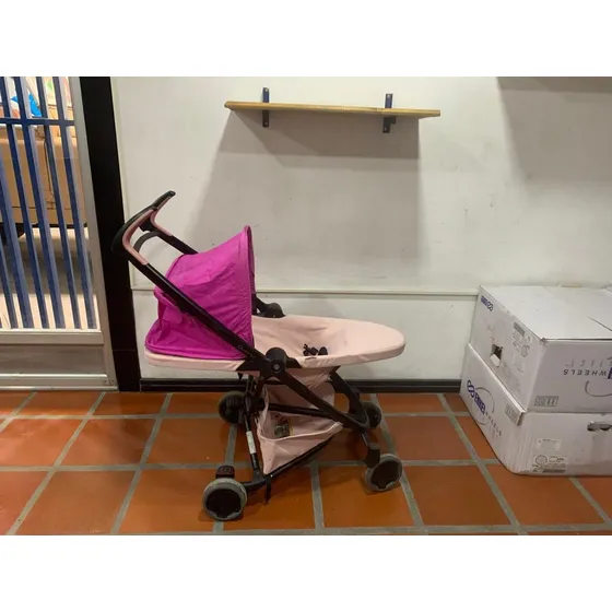 Coche Para Bebé Niña Marca Quinny