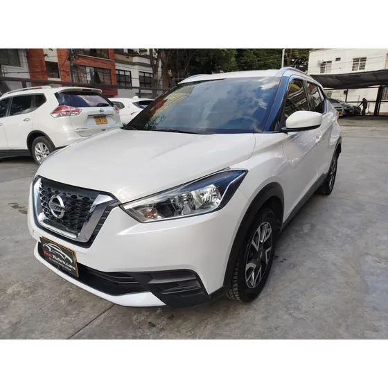 Nissan Kicks Sense Mt 1600cc R16
