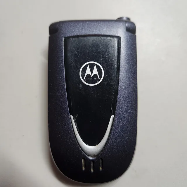 Celular Motorola V66 Para Piezas O Revisar,!! Leer Descripcion!! , Retro Colección Clasico Vintage Viejito Tapita Folder Cartera, Nokia Sony Ericsson Azul Oscuro
