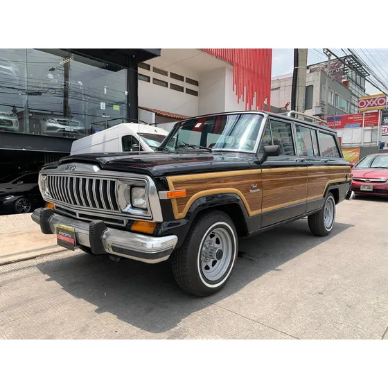 Jeep Grand Wagoneer