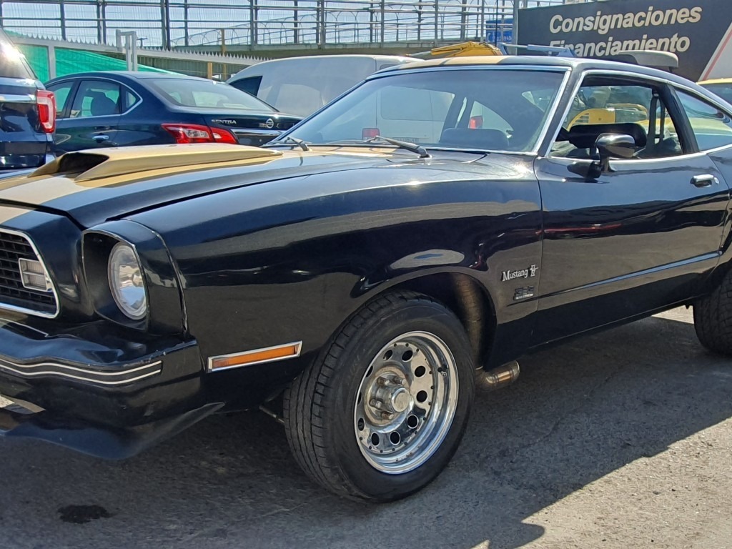 Ford Mustang V8 383