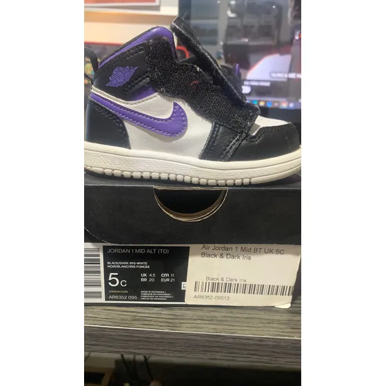 Nike Jordan 1 Mid