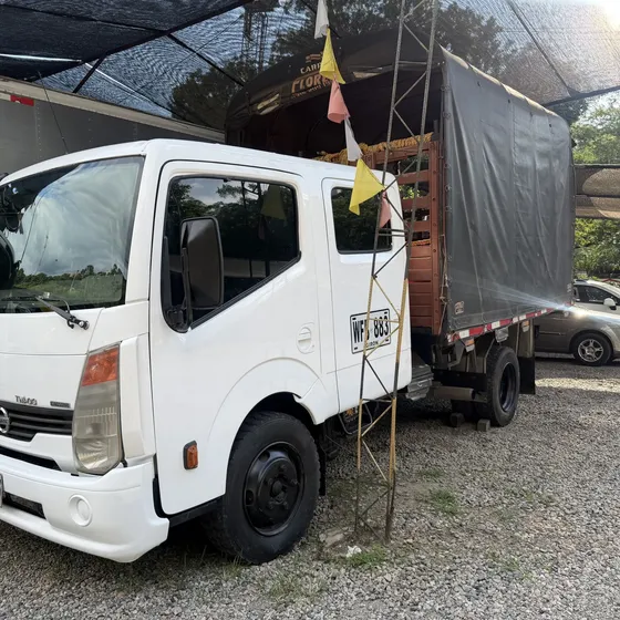 Nissan Cabstar 2015 Doble Proposito, Pasajeros Y Carga 4ton