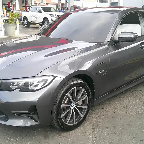 BMW 330e 2022 2.0