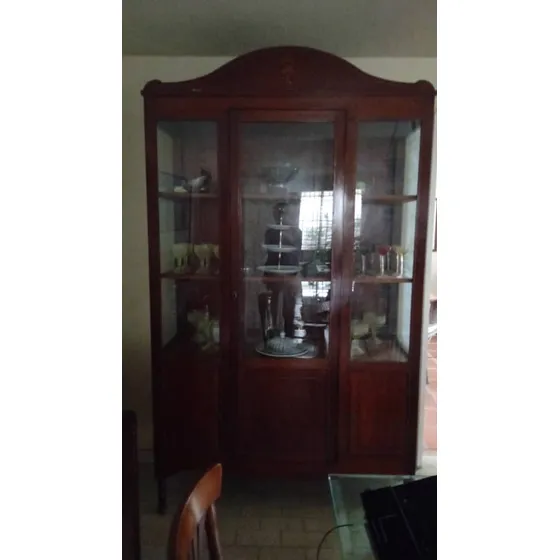 Vitrina De Madera Usado En Buenas Condiciones.