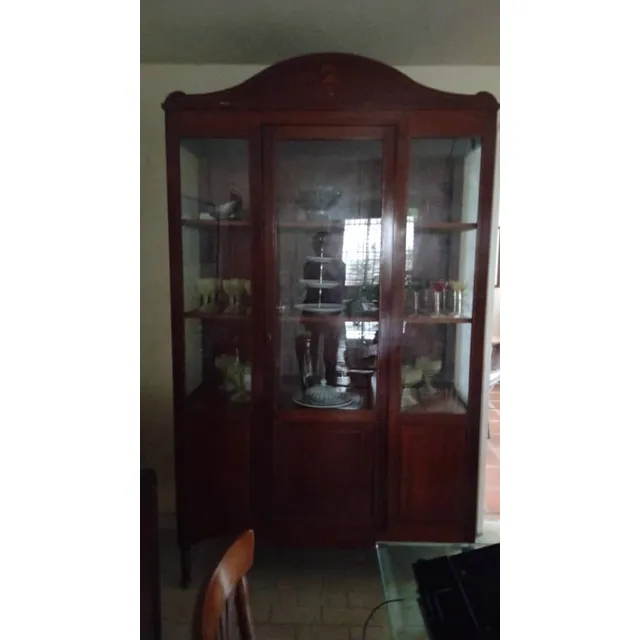 Vitrina De Madera Usado En Buenas Condiciones.