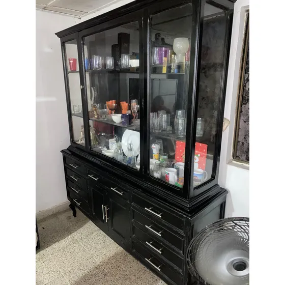 Mueble Bife En Madera Con Vitrina