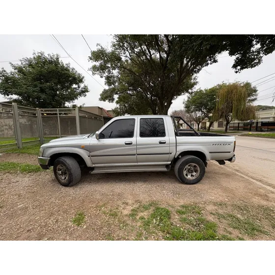 Toyota Hilux Pick-up 3.0 Cd Srv I 171cv 4x4