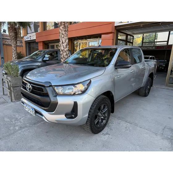 Toyota Hilux Pick-up 2.8 Cd Sr 204cv 4x4
