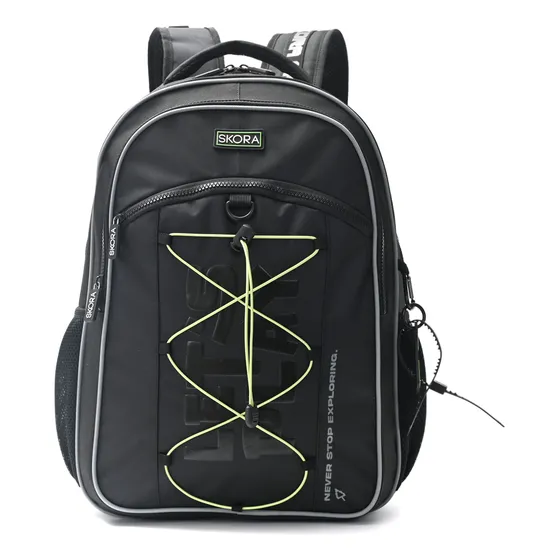 Mochila Skora 18 Pulgadas Urbana Universitaria Escolar Color Negro Diseño de la tela Liso