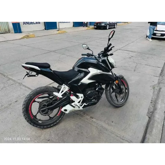 Vendo 250z 2023, Factura Original. Tarjetón, Emplacada