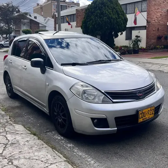 Nissan Tiida Hb 2007 1.8 Premium