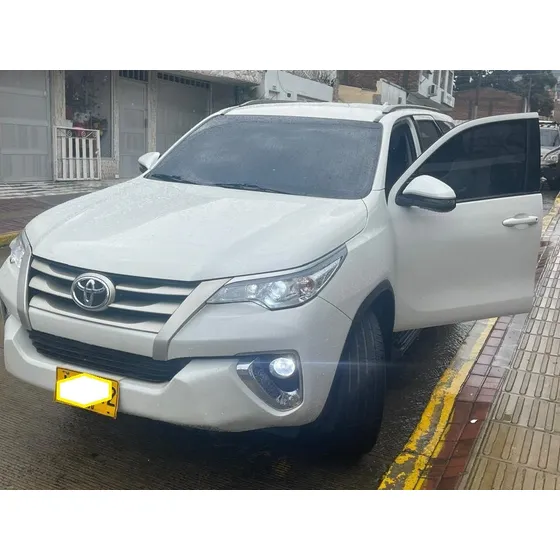 Toyota Fortuner 2.4 Street At 7as