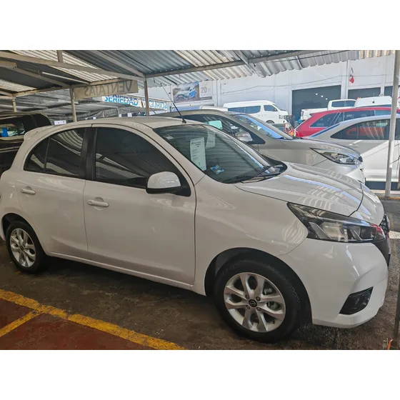 Nissan March 1.6 Advance Mt
