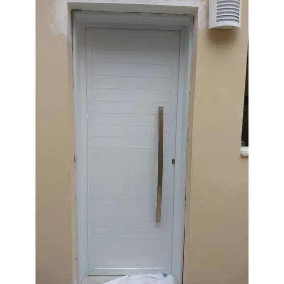 Porta De Giro De 1 Folha Com Lambril 120x210