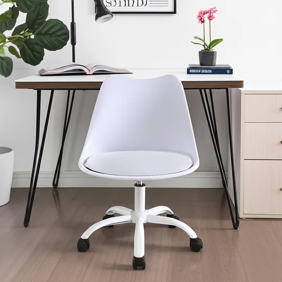 Silla Para Escritorio Estilo Nórdica Con Ruedas Con Tapizado Color Blanco Material Del Tapizado Cuerina