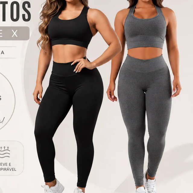 Duas modelos vestindo conjuntos fitness, um na cor preta e outro na cor cinza, compostos por top e calça legging, em fundo neutro.