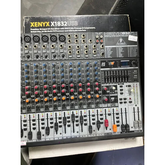 Mesa Behringer Xenyx 1832fx - Funcionando Perfeitamente