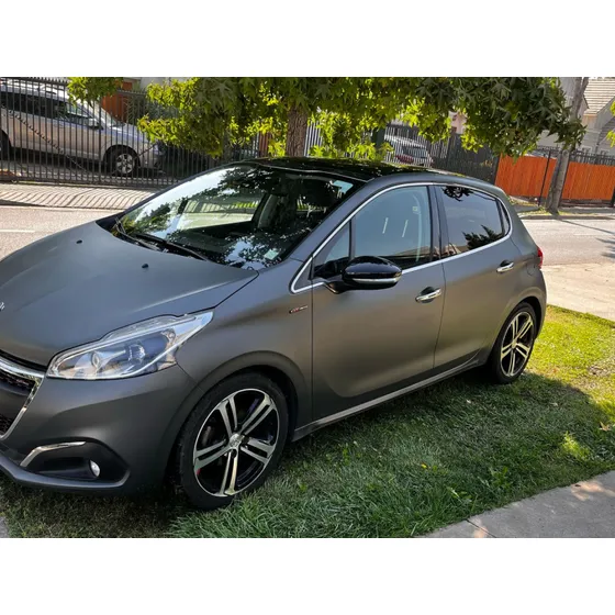 Peugeot 208 Gt Line 1.2 At 2016