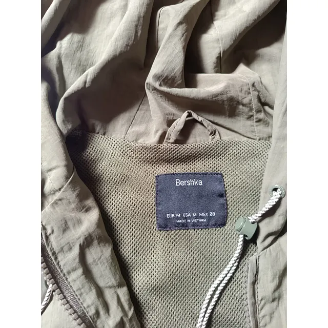 Campera Berskha Rompeviento