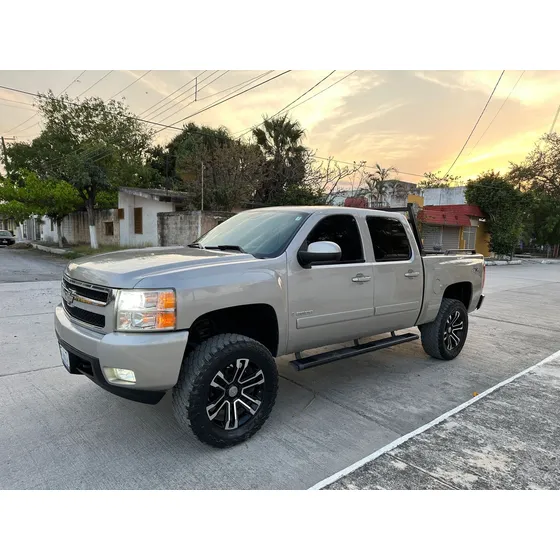 Chevrolet Cheyenne 5.3 2500 Cab Ext B 4x4 Mt