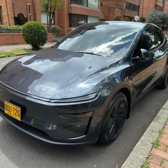 Tesla Model Y 2026 0.0 Rwd