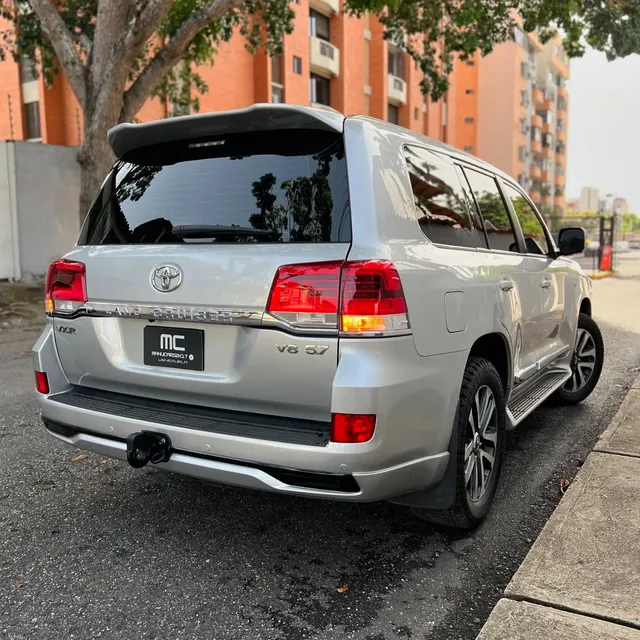 Body Kit  Trasero Toyota Land Cruiser Lc200 2017  2022 Nuevo