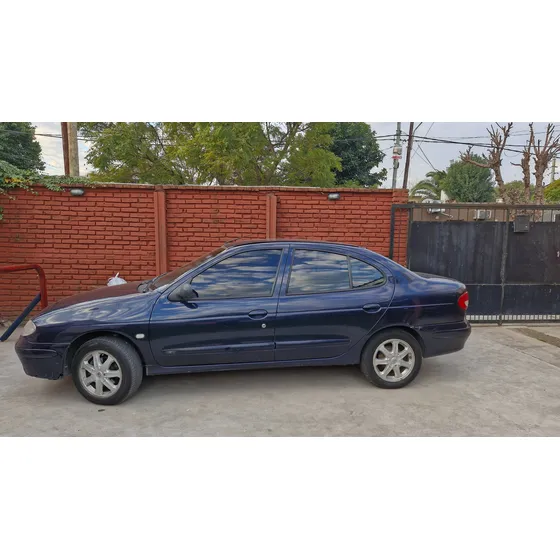 Renault Megane 1.6 Tric Pack Plus Gnc