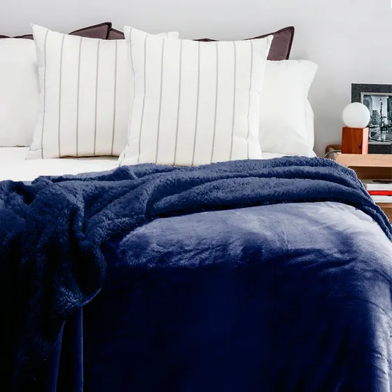 Frazada Doble Flanel Con Corderito Catana Home Twin Color Marino