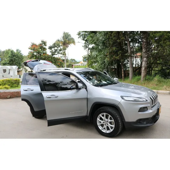 Jeep Cherokee 3.2 Longitude Plus
