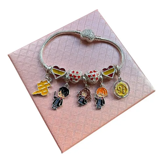 Pulseira Com Berloques Harry Potter C/ Caixa Banhada Prata