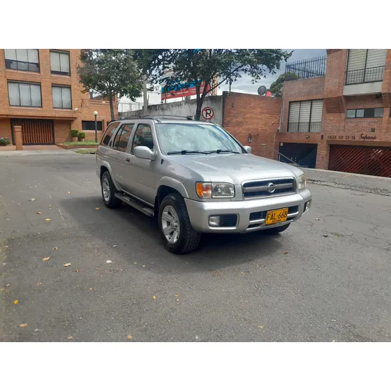 Nissan Pathfinder Super Lux At Sunroof
