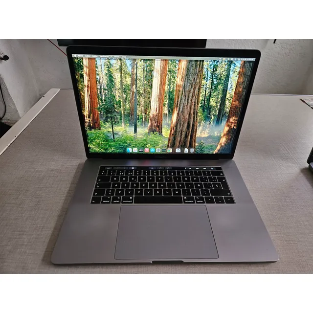 Macbook Pro 15  Intel I7/radeon X550 4gb/16ram/256 Ssd