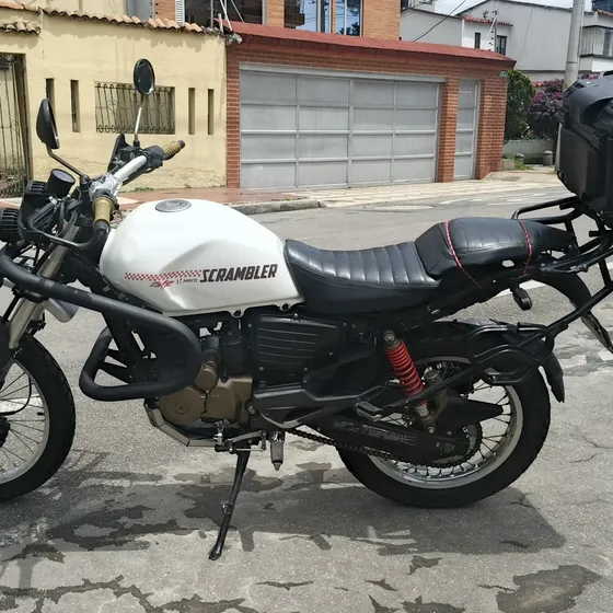 Moto Modificada Proyecto Scrambler