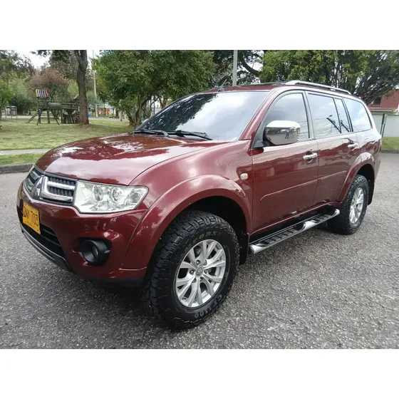 Mitsubishi Nativa 2016 2.5cm3,diesel,4x4,7pst,atm,cuero,techo,levas
