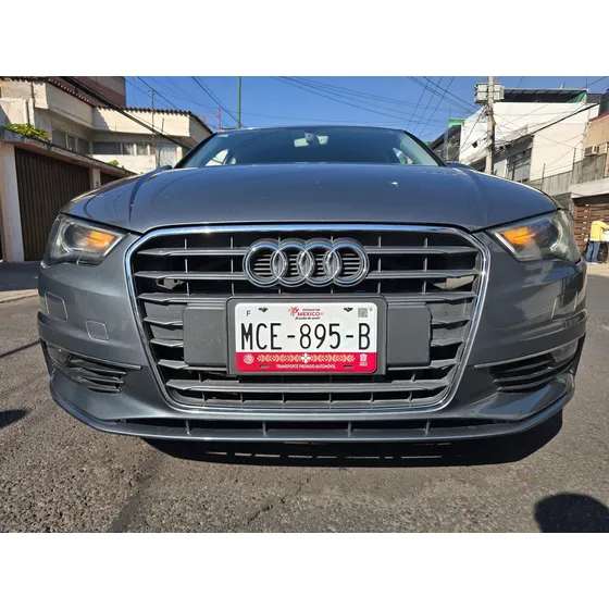 Audi A3 1.8 Sedán Attraction At
