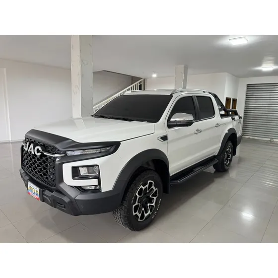 Jac Aventura Luxury