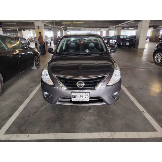 Nissan Versa 1.6 Exclusive Navi At