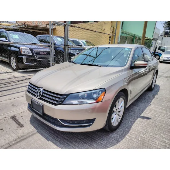 Volkswagen Passat 2.5 Confortline L5 R17 At
