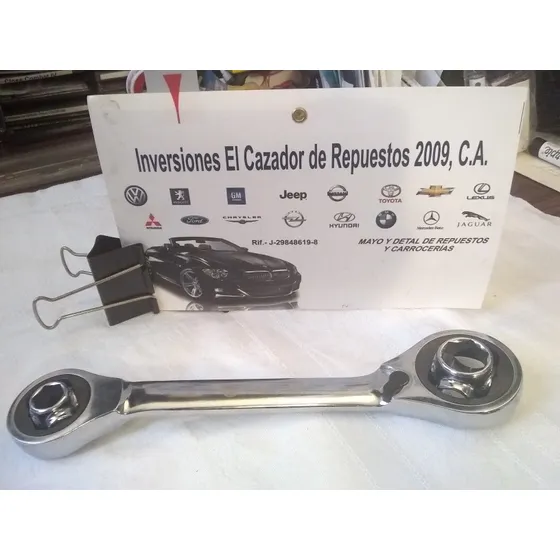 Llave Ratchet Giratoria 8 En 1 Marca Tactix Modelo 900110