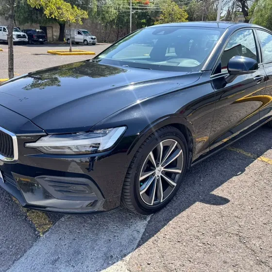 Volvo S60 2022 Momentum B4 Mhev
