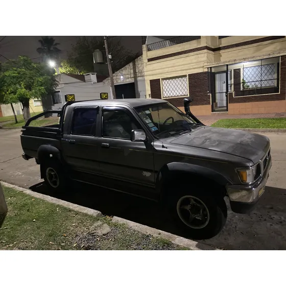 Toyota Hilux 2.8 D/cab 4x4 D Sr5