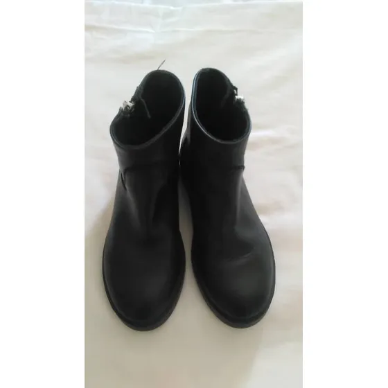 Botas Negras Para Niñas. 