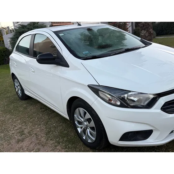 Chevrolet Onix Joy Black 1.4 Mt