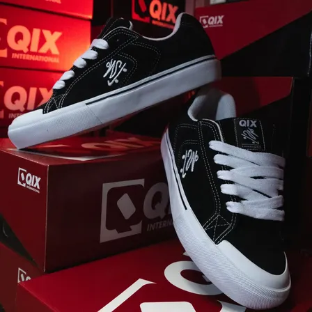 Tênis Qix Skate Chorão Park Preto Branco Unissex
